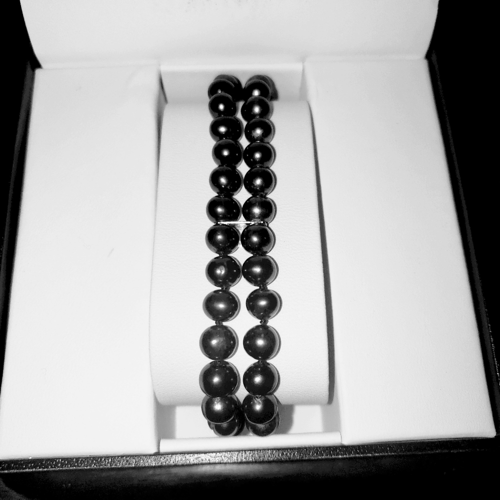 Women's black freshwater cultured pearl bracelet